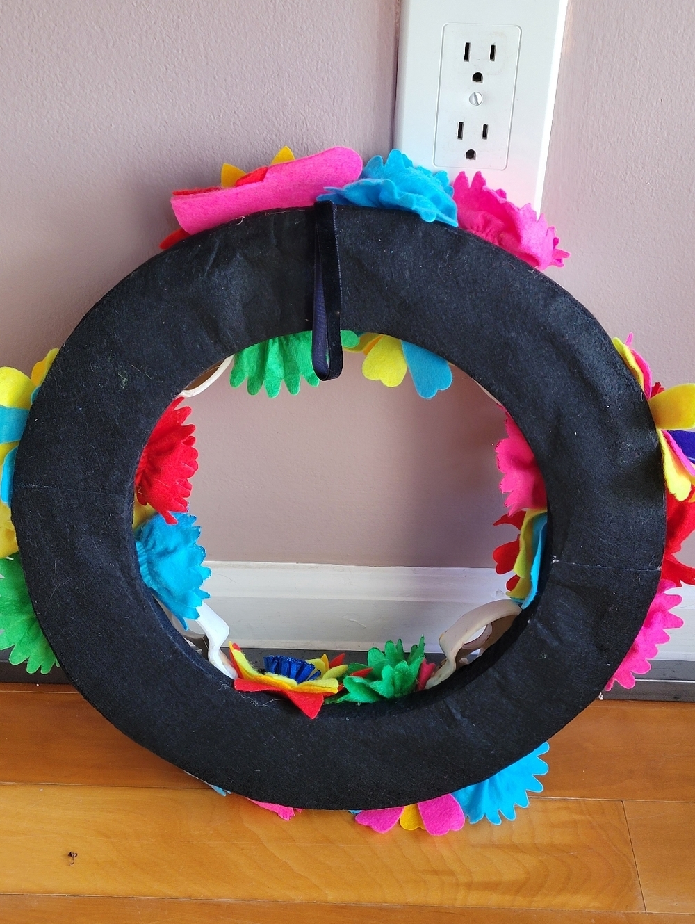 Día de los Muertos (Day of the Dead) Wreath Mexican Holiday Felt Flowers Skulls - Picture 2 of 9